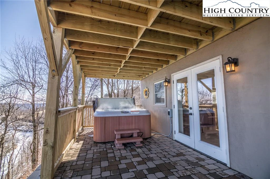 Image number 5 for the current listing