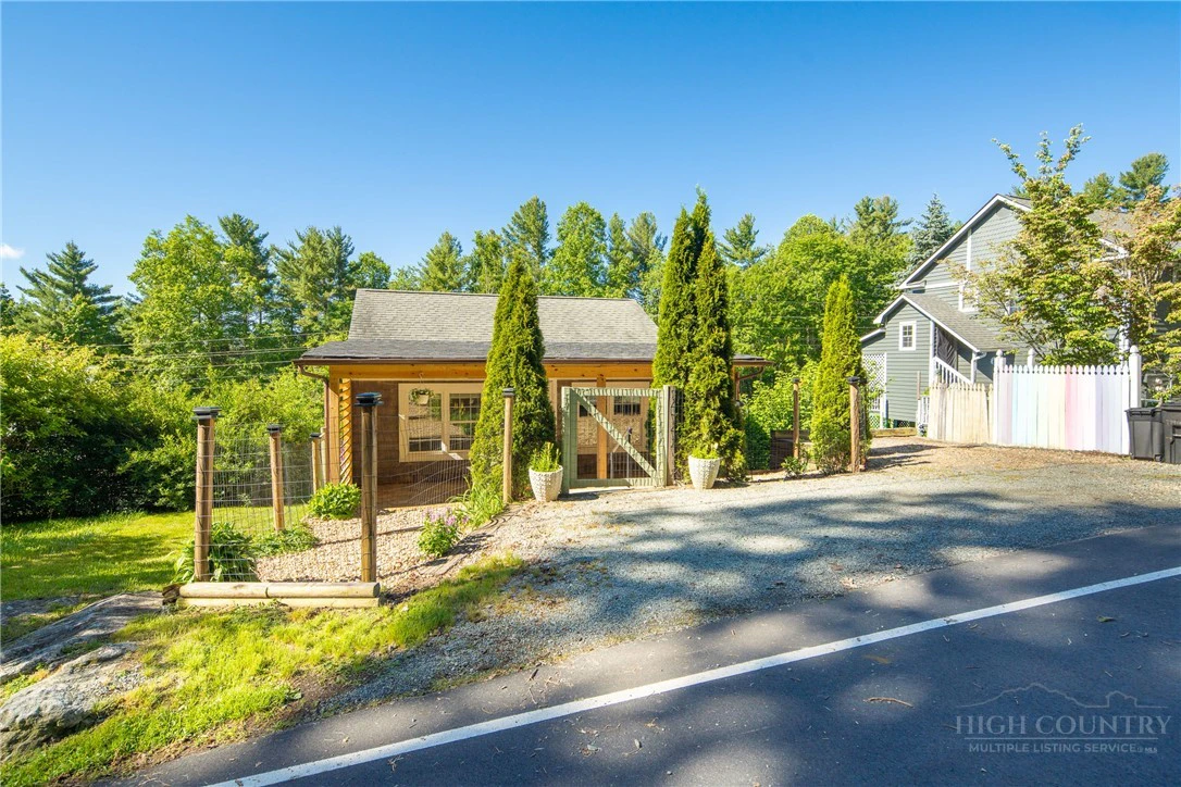 Image number 4 for the current listing