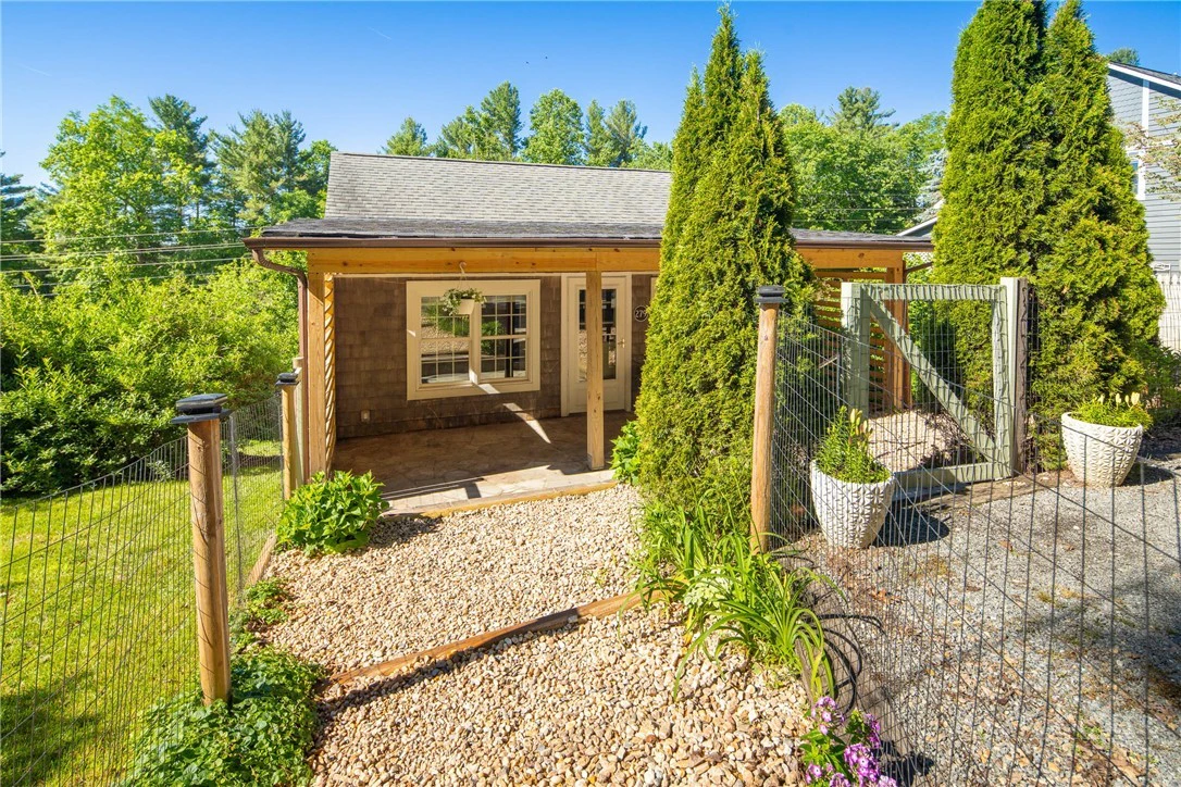 Image number 5 for the current listing