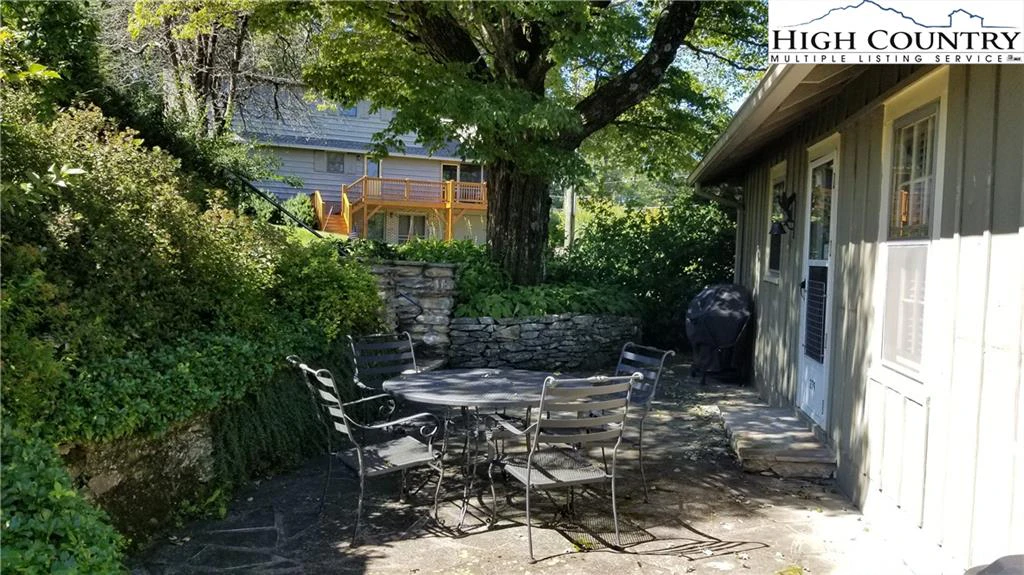 Image number 5 for the current listing