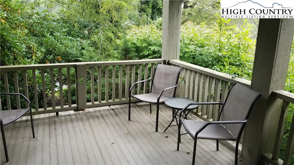 Image number 4 for the current listing