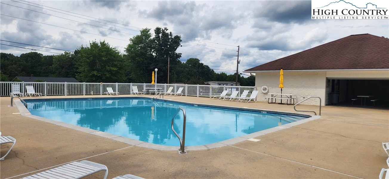 Image number 7 for the current listing