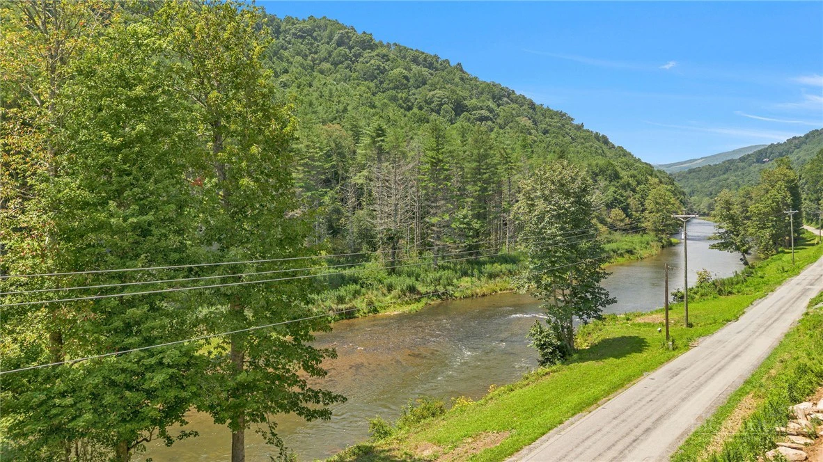 Image number 8 for the current listing