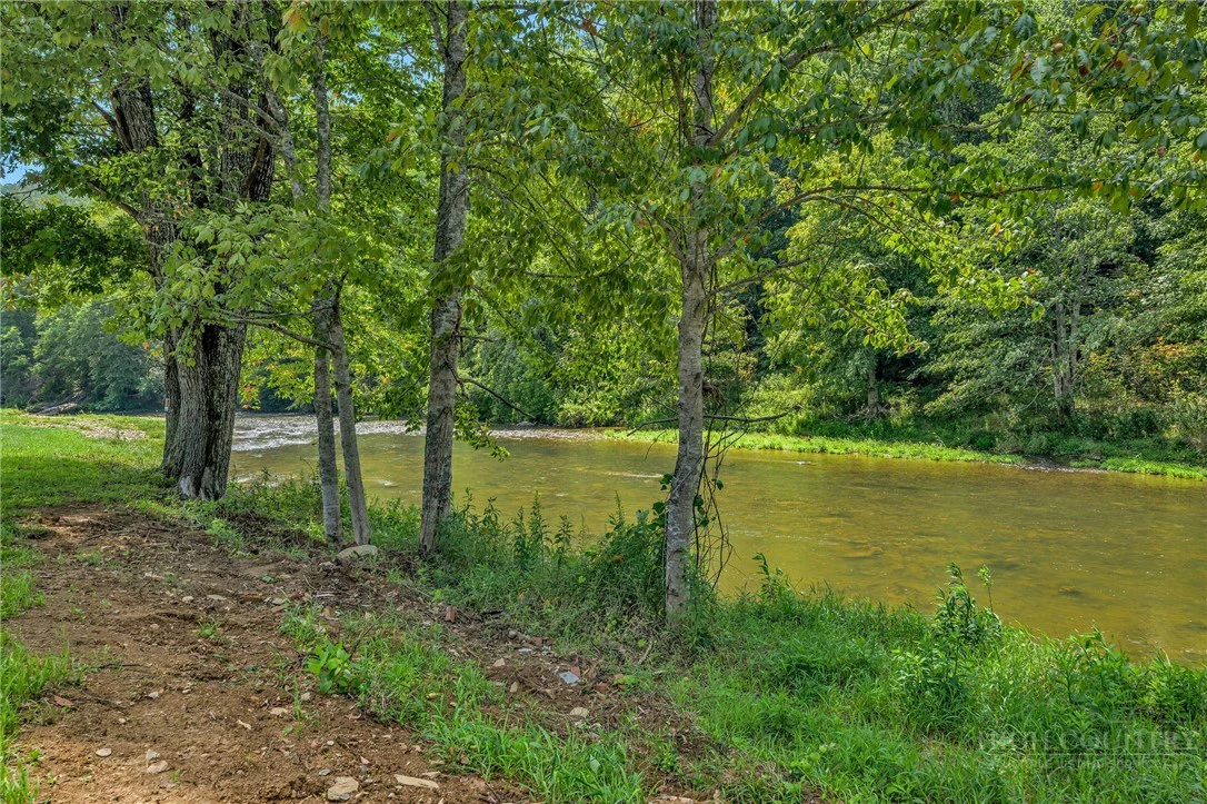 Image number 12 for the current listing