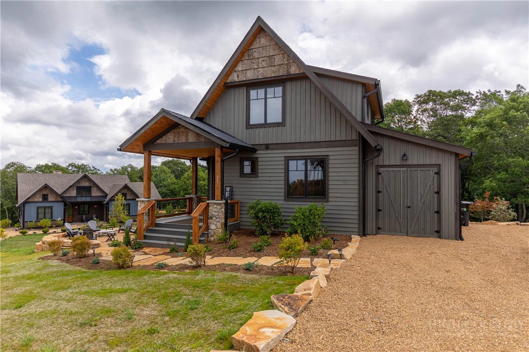 Image number 2 for the current listing