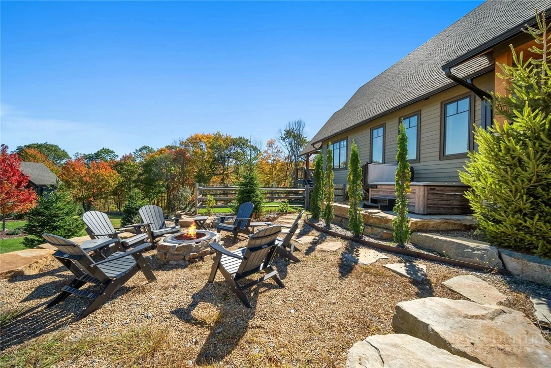 Image number 4 for the current listing