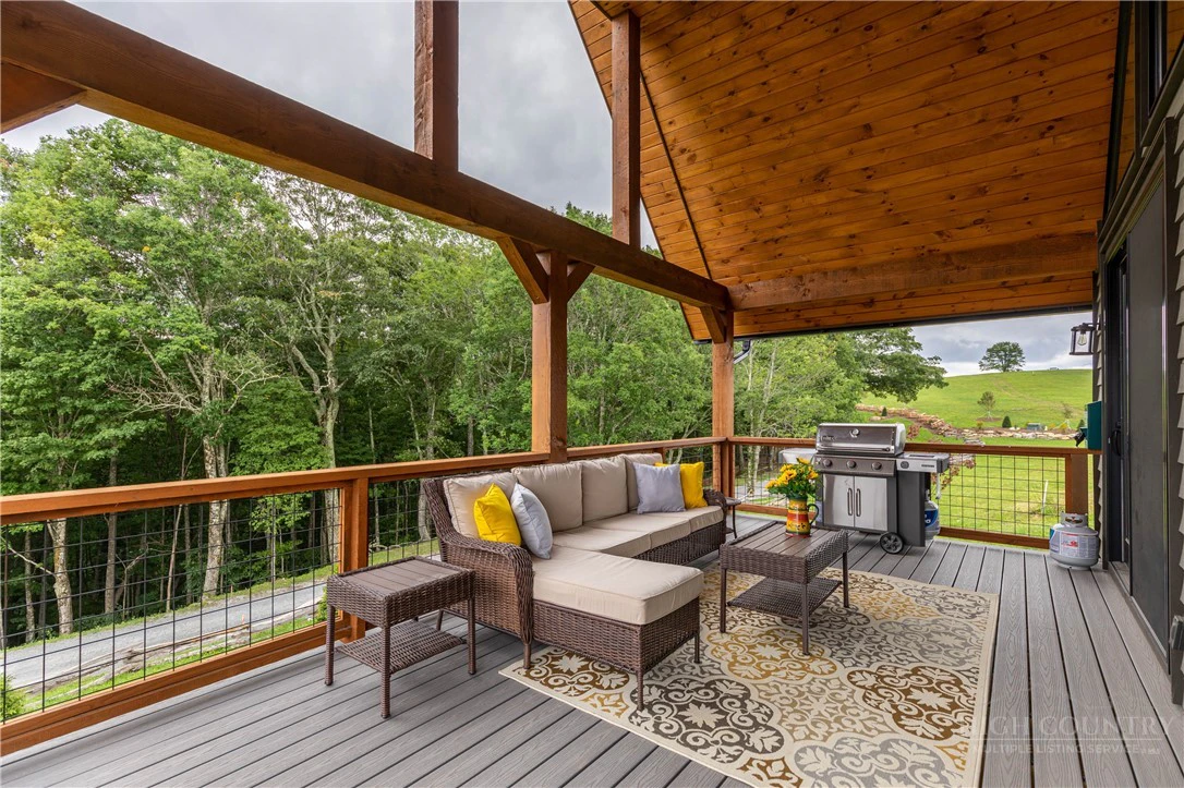 Image number 13 for the current listing