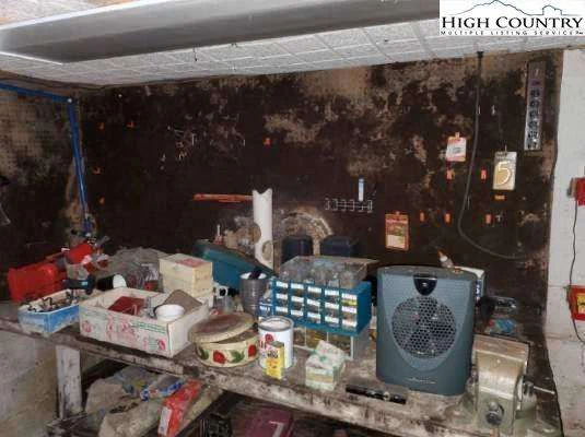 Image number 12 for the current listing
