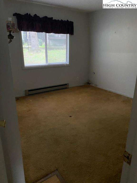 Image number 9 for the current listing