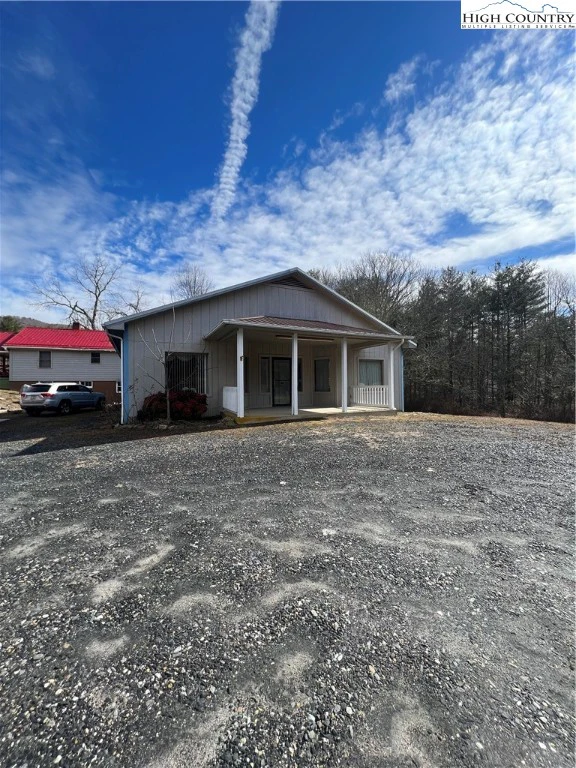 Image number 16 for the current listing