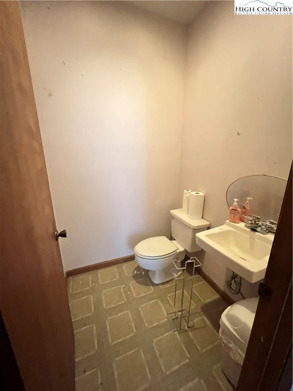 Image number 9 for the current listing
