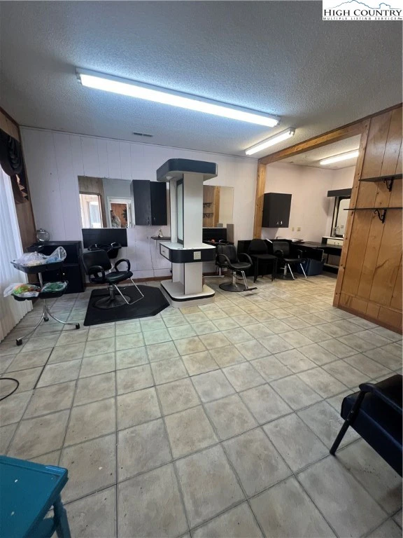 Image number 7 for the current listing