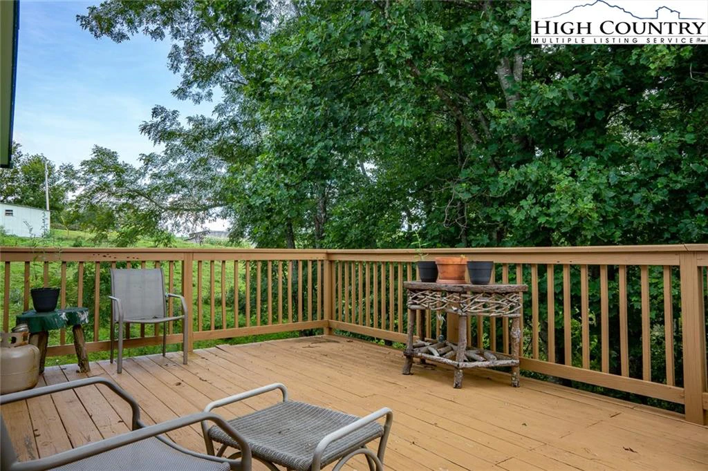 Image number 14 for the current listing