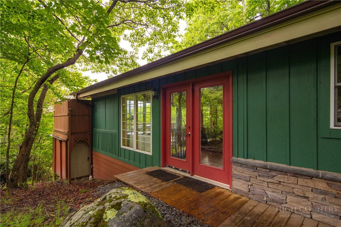Image number 4 for the current listing