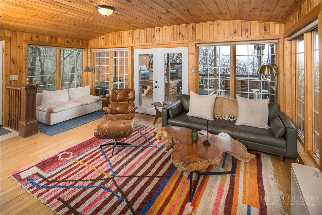 Image number 7 for the current listing