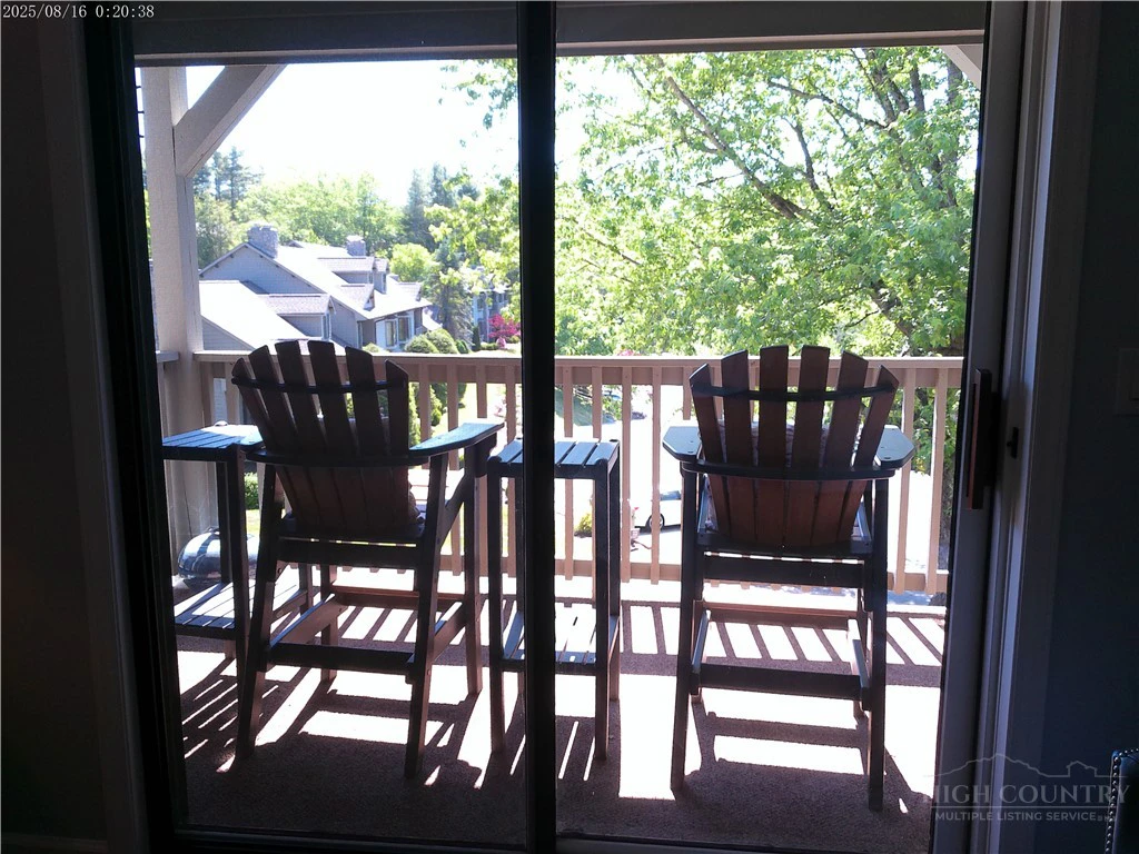 Image number 15 for the current listing
