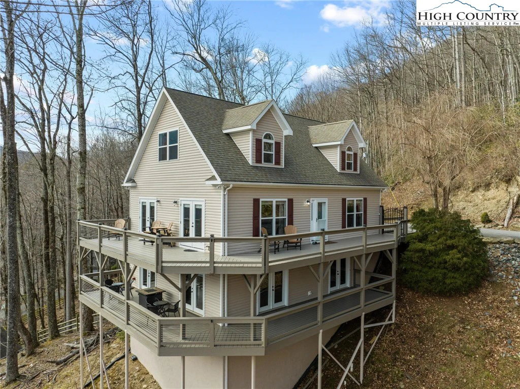 Image number 1 for the current listing