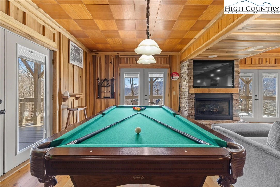 Image number 3 for the current listing