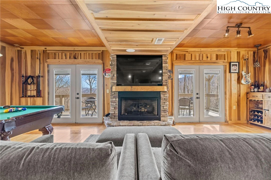 Image number 5 for the current listing