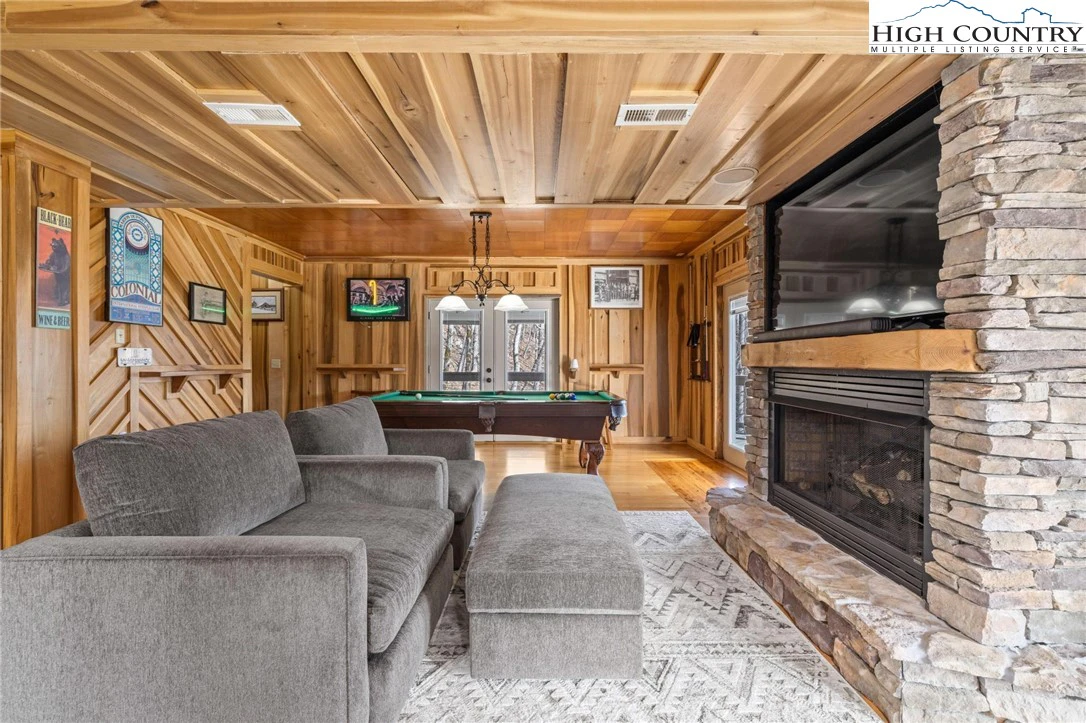 Image number 6 for the current listing