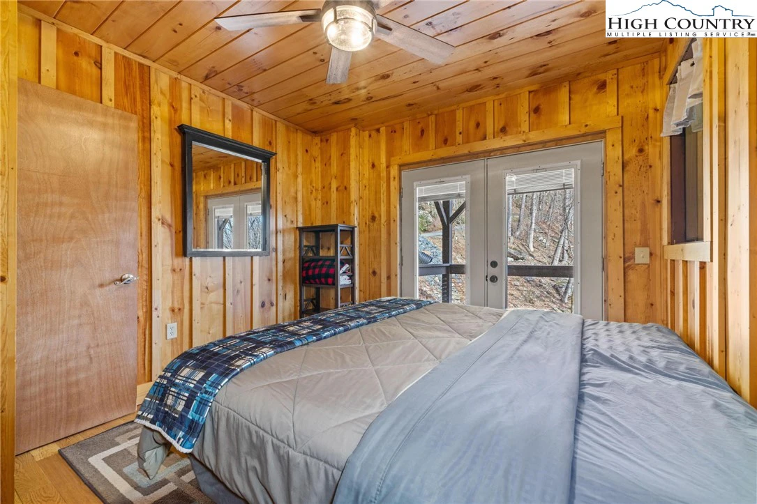 Image number 2 for the current listing