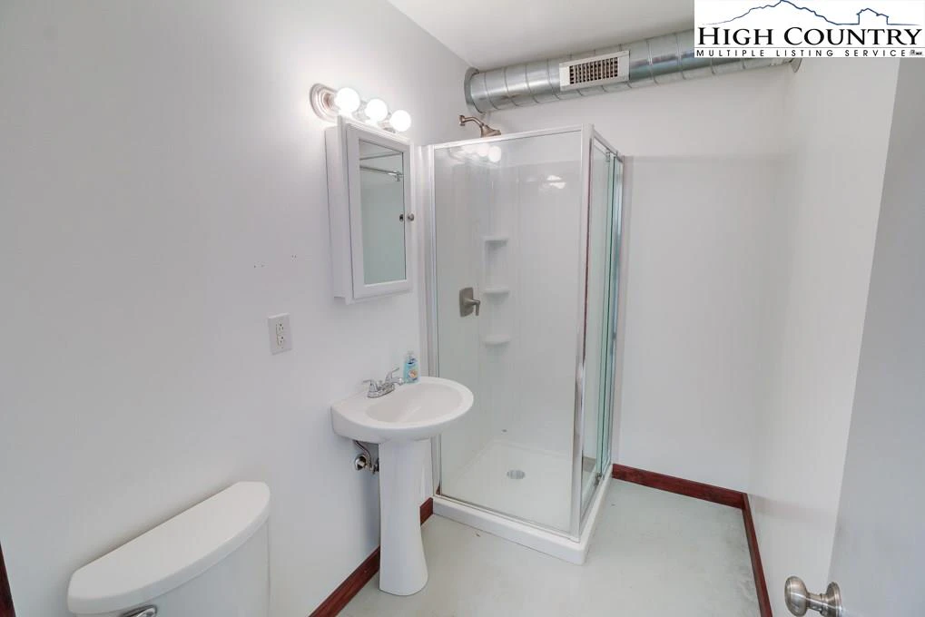 Image number 3 for the current listing