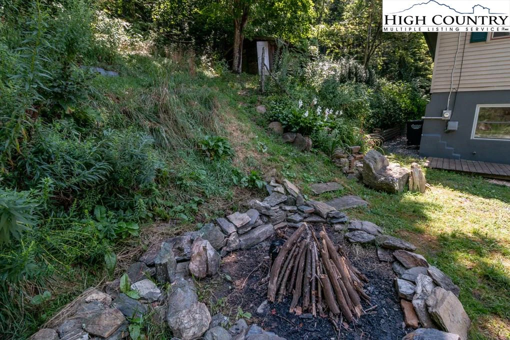 Image number 9 for the current listing