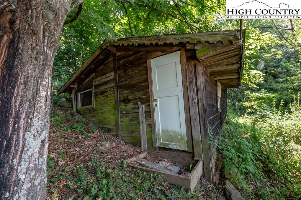 Image number 11 for the current listing