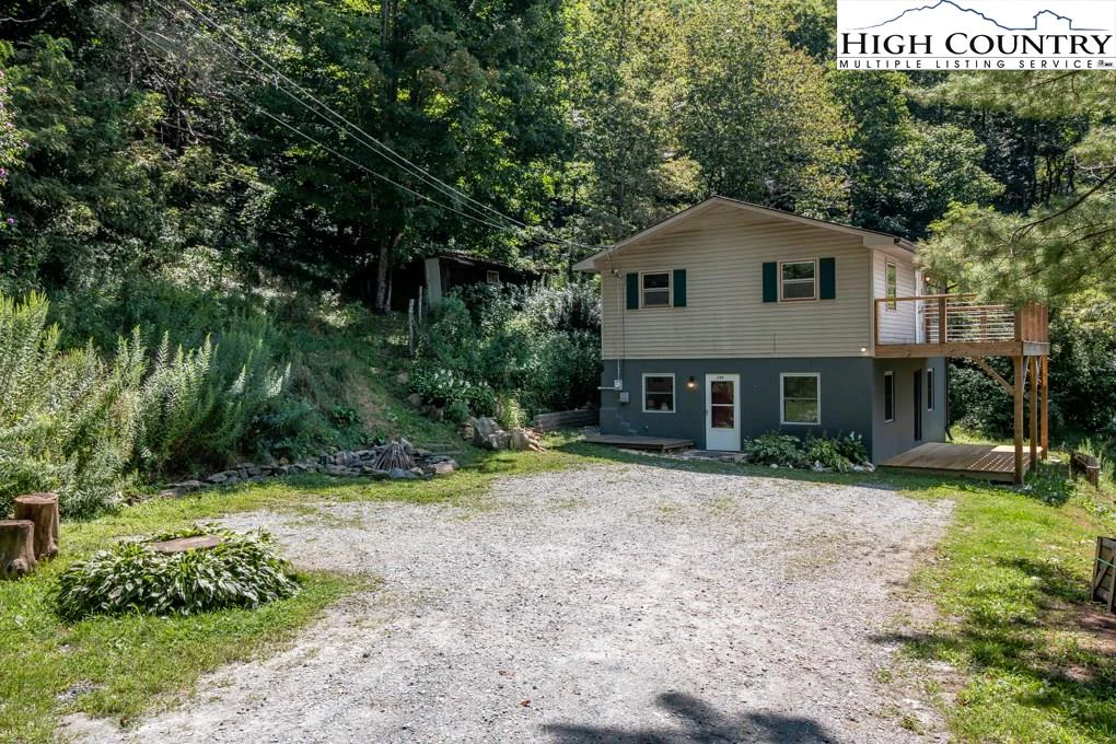 Image number 17 for the current listing