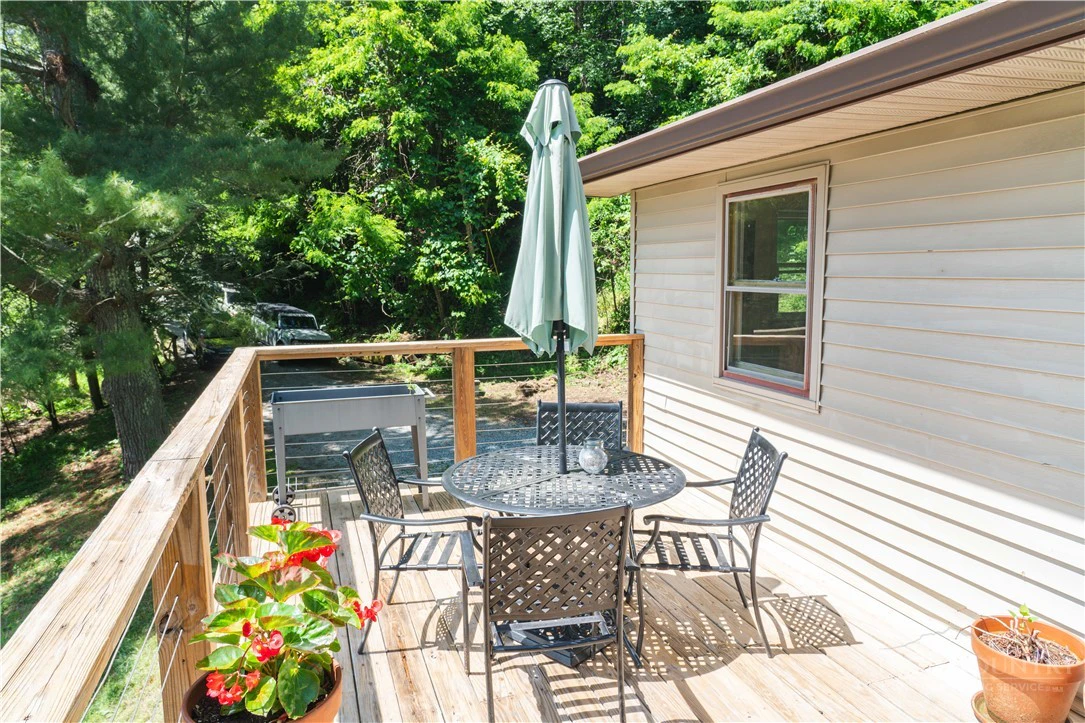 Image number 11 for the current listing