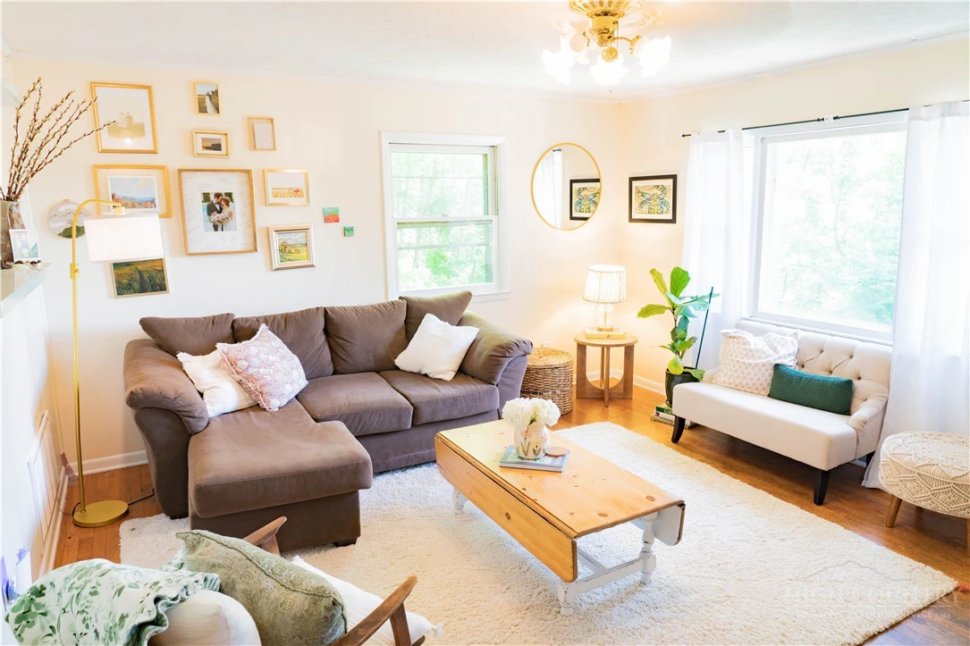 Image number 5 for the current listing