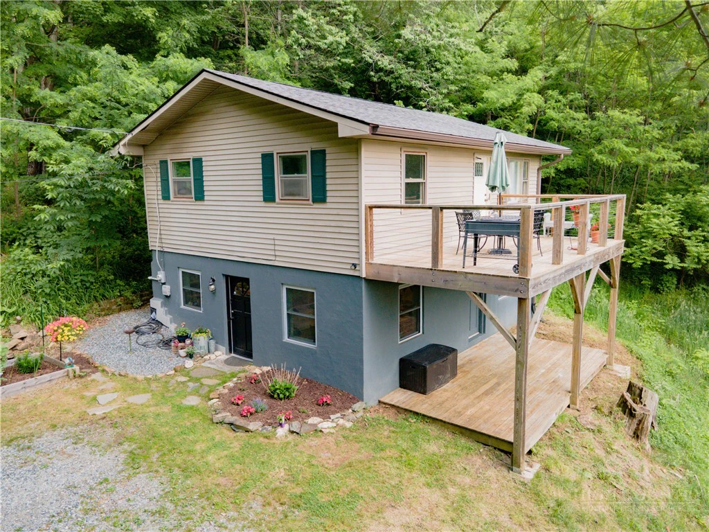 Image number 1 for the current listing
