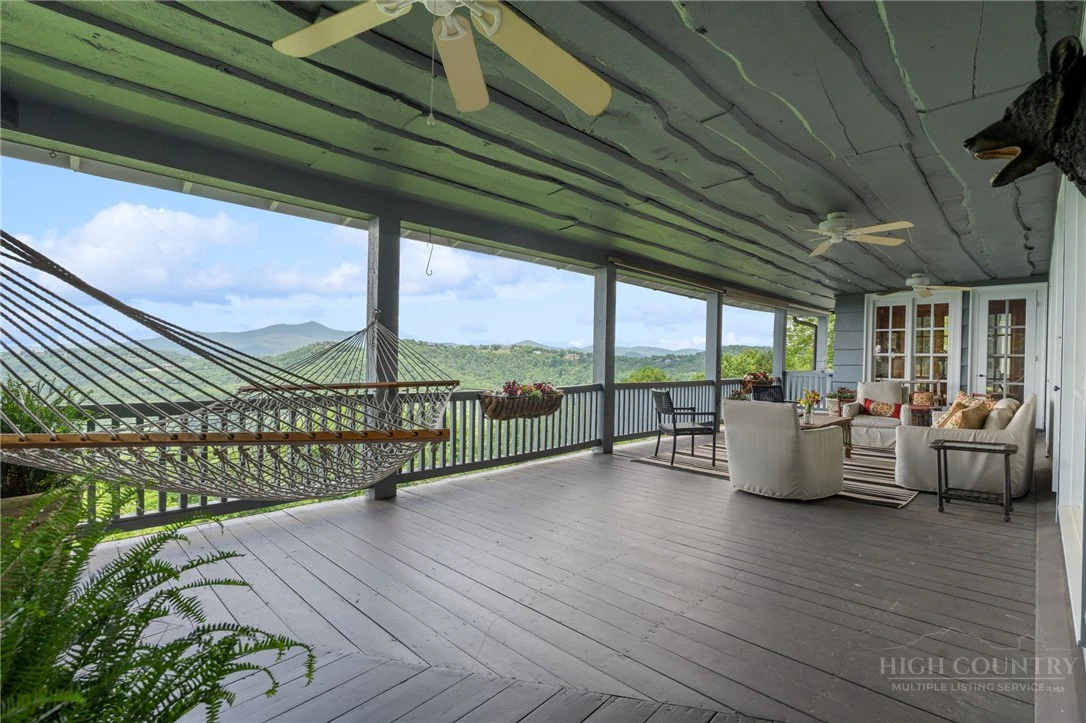 Image number 5 for the current listing