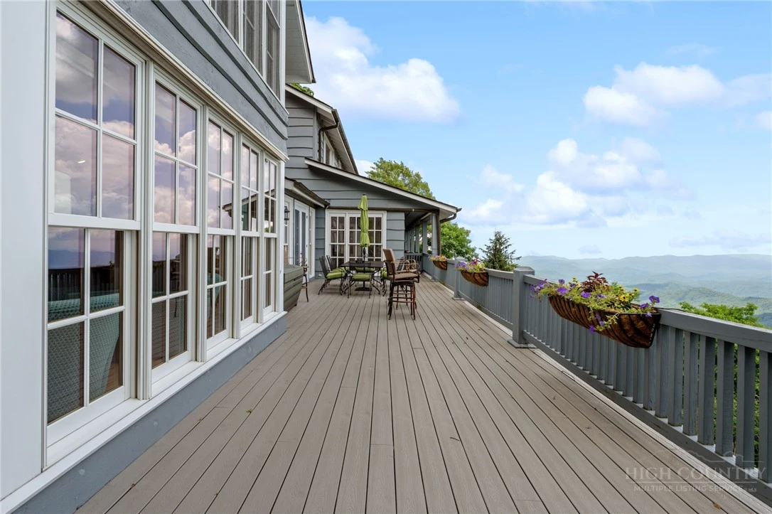 Image number 11 for the current listing