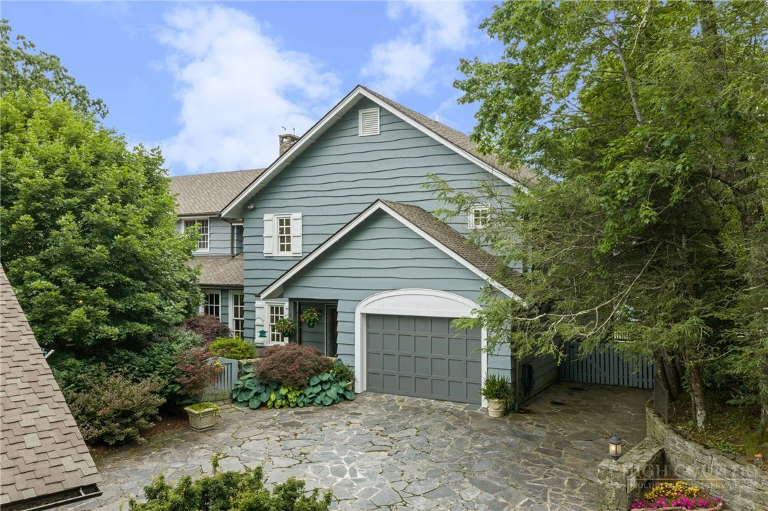 Image number 2 for the current listing