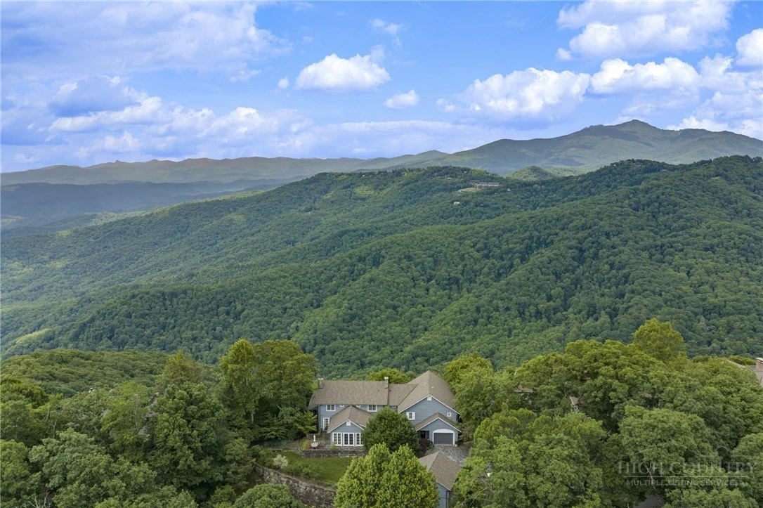 Image number 1 for the current listing