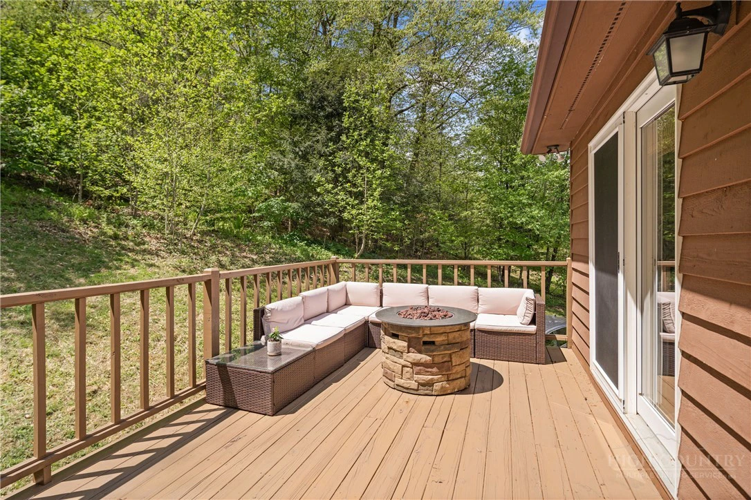 Image number 13 for the current listing