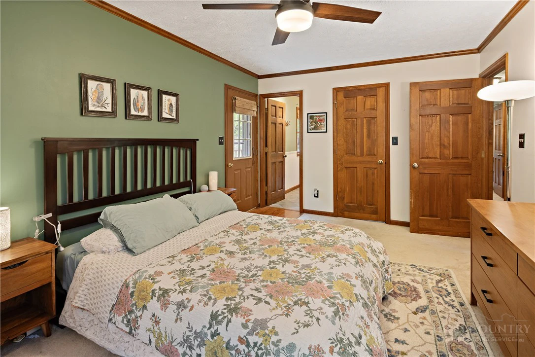 Image number 3 for the current listing