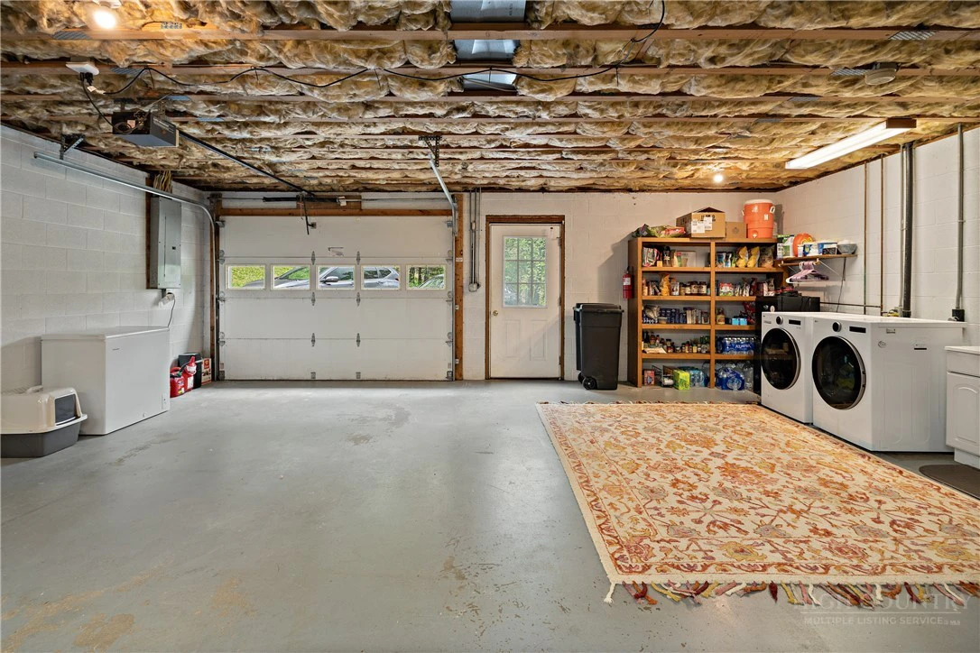 Image number 18 for the current listing