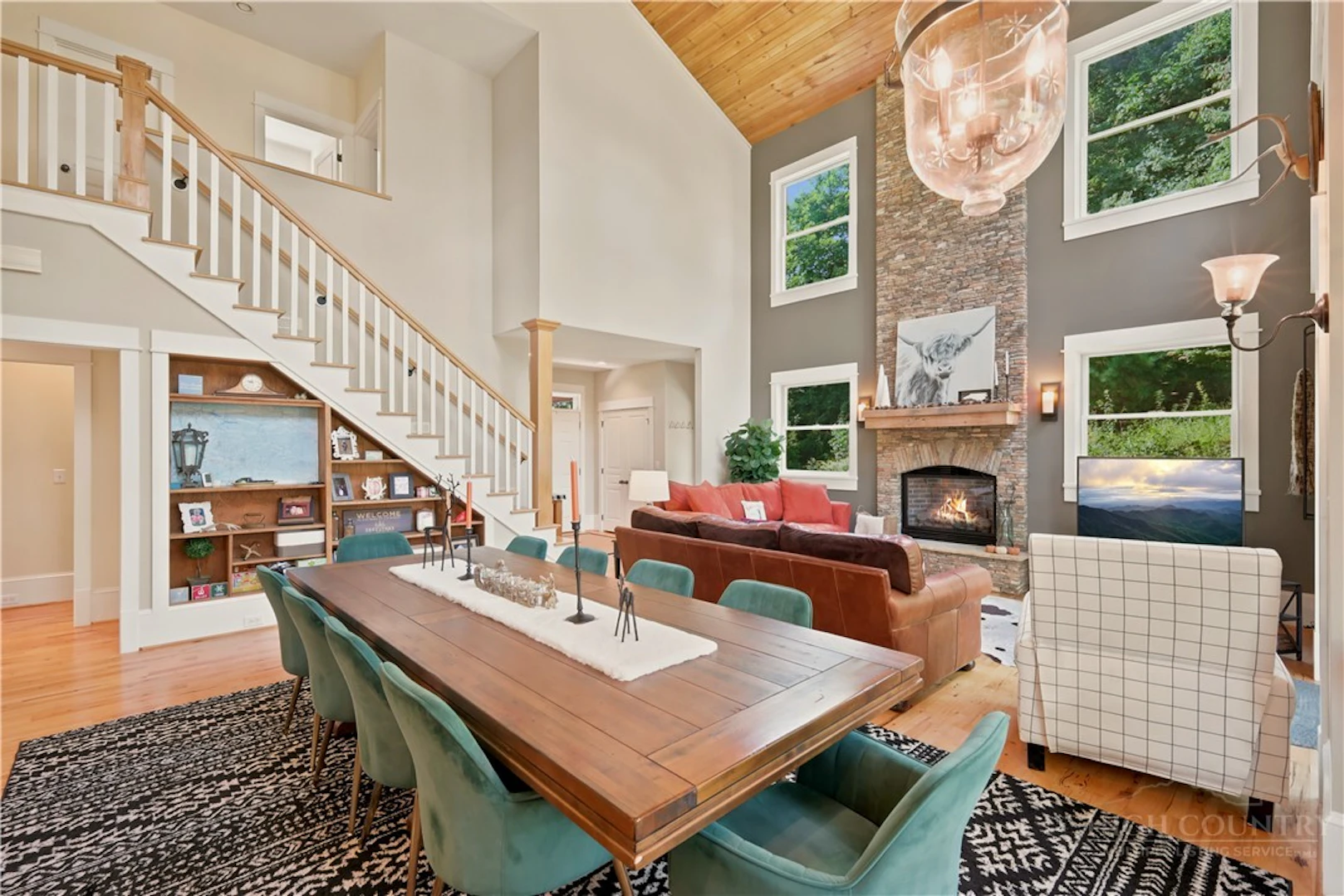 Image number 16 for the current listing