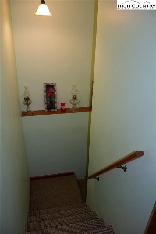Image number 12 for the current listing