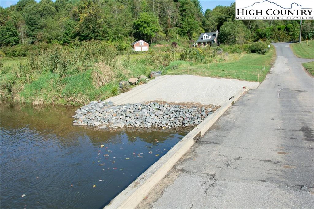 Image number 3 for the current listing