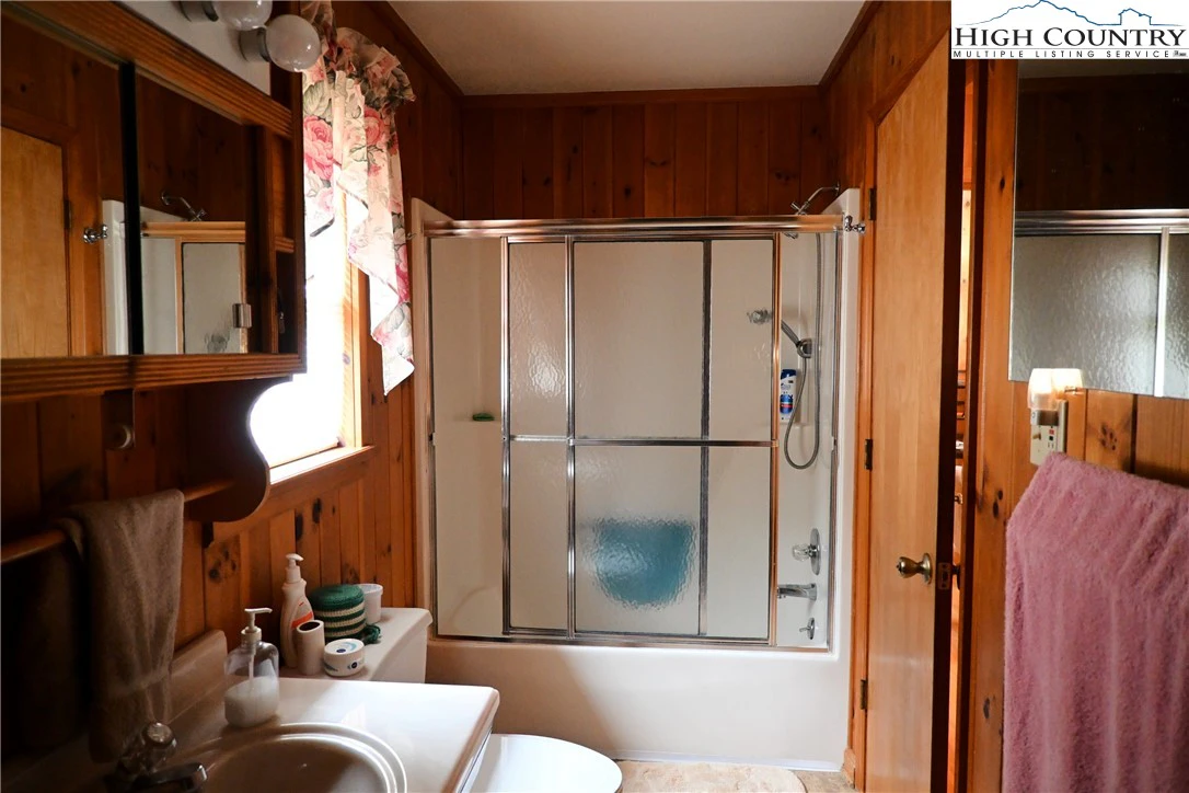 Image number 3 for the current listing