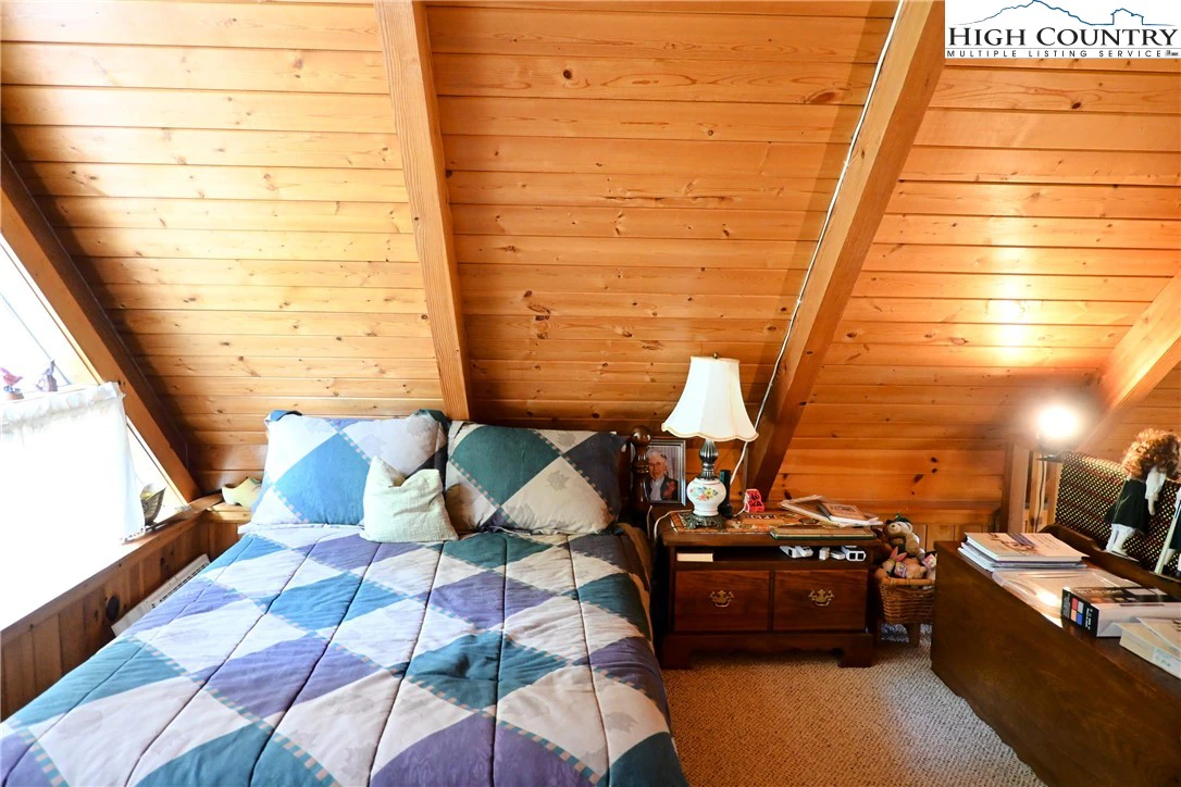 Image number 6 for the current listing