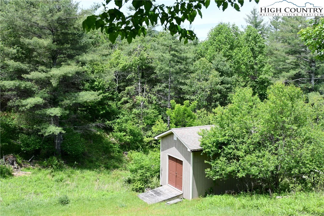 Image number 11 for the current listing