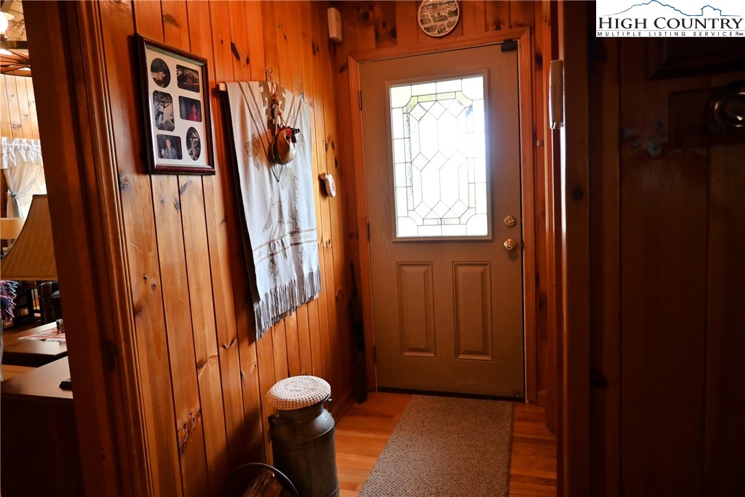 Image number 7 for the current listing