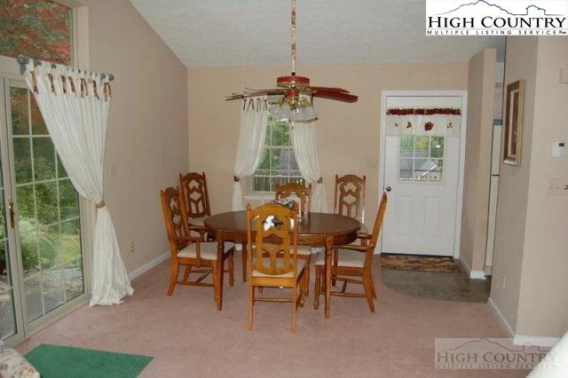 Image number 14 for the current listing