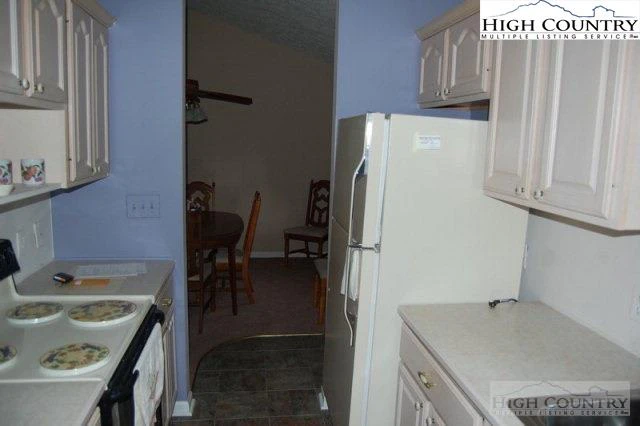 Image number 13 for the current listing