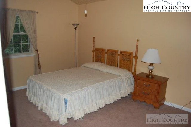 Image number 12 for the current listing