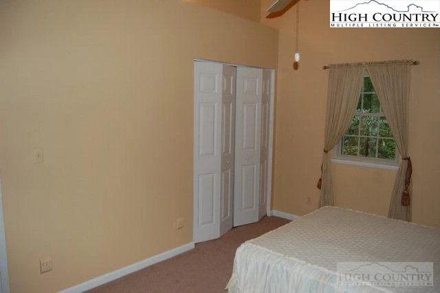 Image number 11 for the current listing